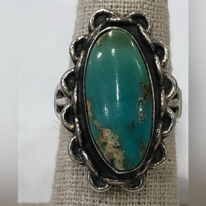 Silver and Turquoise Vintage Ring sz 8 Southwestern Design Marked Unique Style